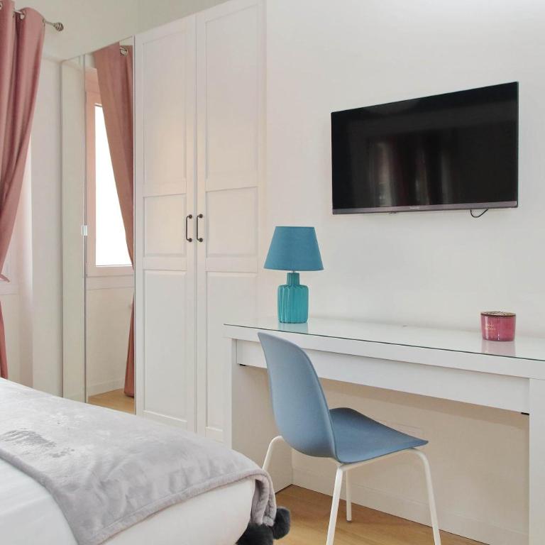Spacious and cozy apartment near Metro A - Appartamento - 26