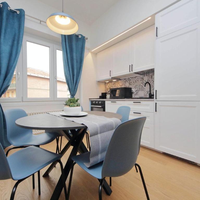 Spacious and cozy apartment near Metro A - Appartamento - 14