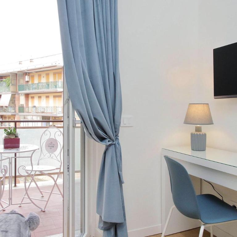 Spacious and cozy apartment near Metro A - Appartamento - 34