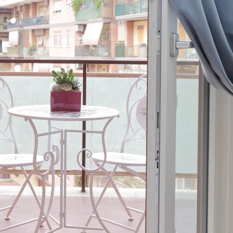 Spacious and cozy apartment near Metro A - Appartamento - 36