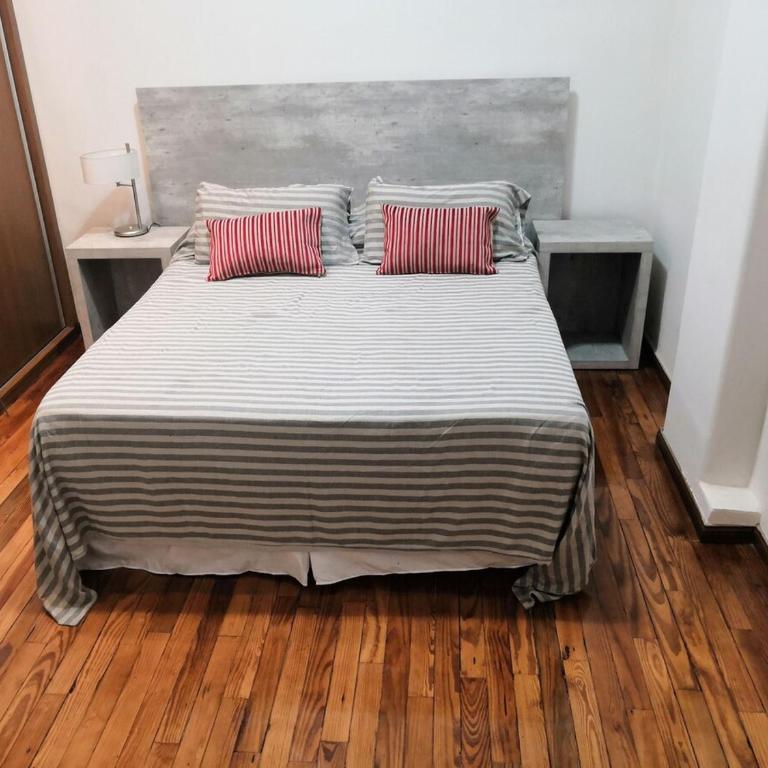 Laprida House Restored to New on the ground floor Casa Restaurada Laprida Planta Baja con ingreso independiente - Apartamento de 1 dormitorio - 5