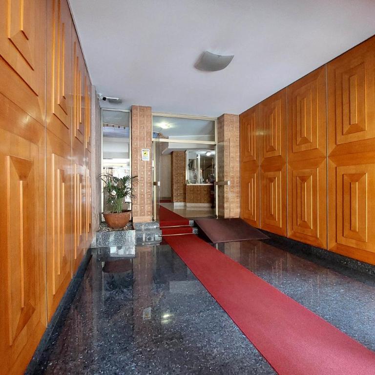 Spacious and cozy apartment near Metro A - Appartamento - 50