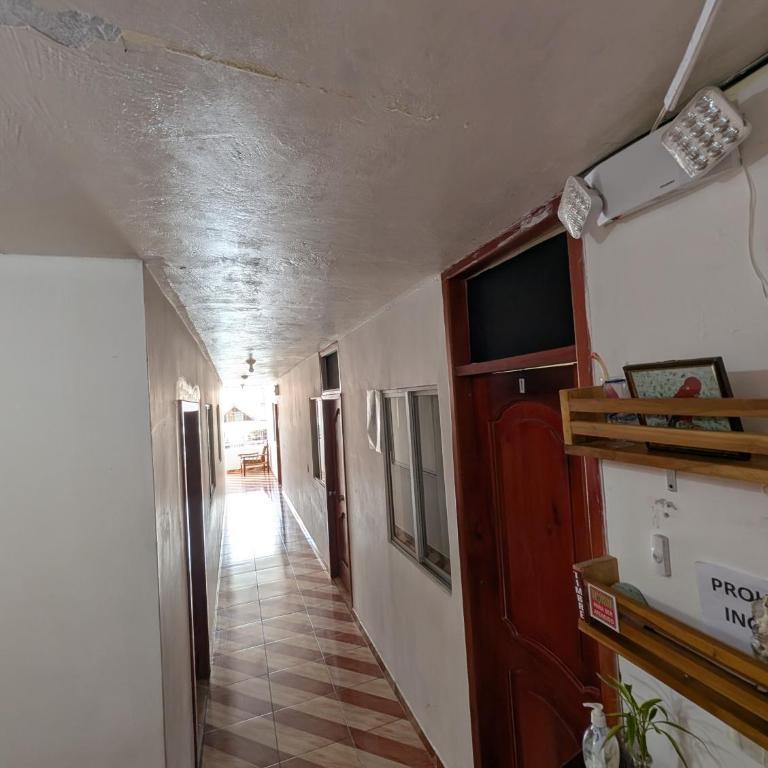 Traveler's House - Family Room - 4