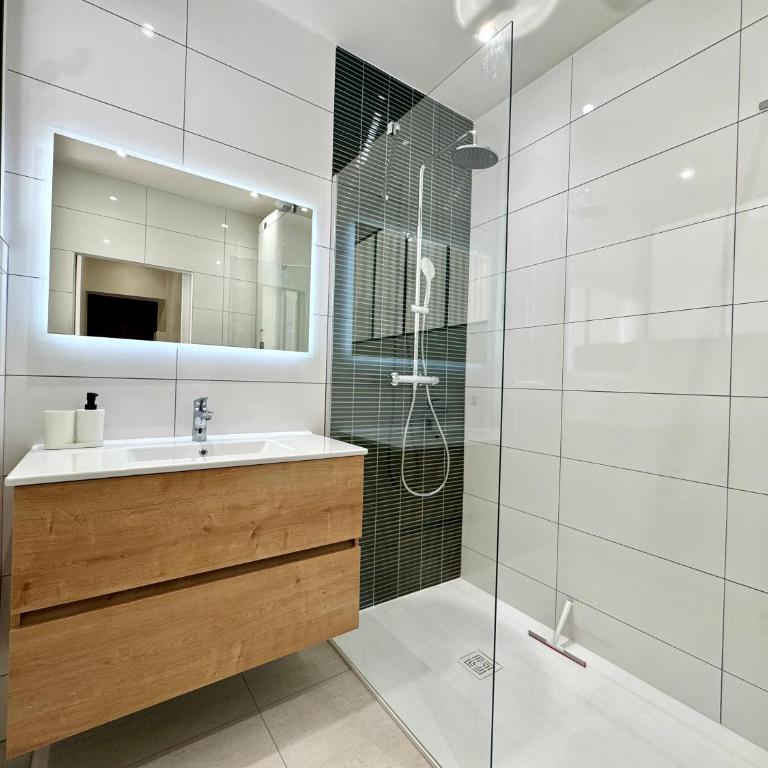 Le Porte de France, 6 pers, 300 m gare, Climatisation - Two-Bedroom Apartment - 18