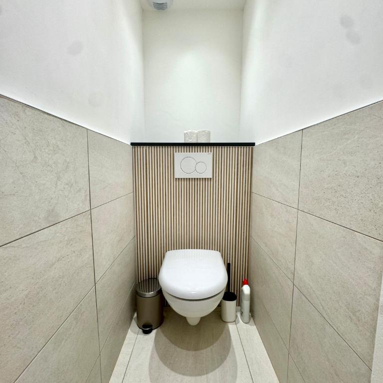 Le Porte de France, 6 pers, 300 m gare, Climatisation - Two-Bedroom Apartment - 25