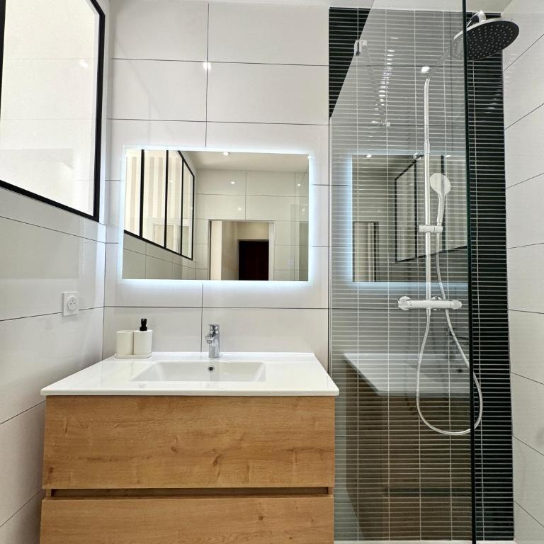 Le Porte de France, 6 pers, 300 m gare, Climatisation - Two-Bedroom Apartment - 19