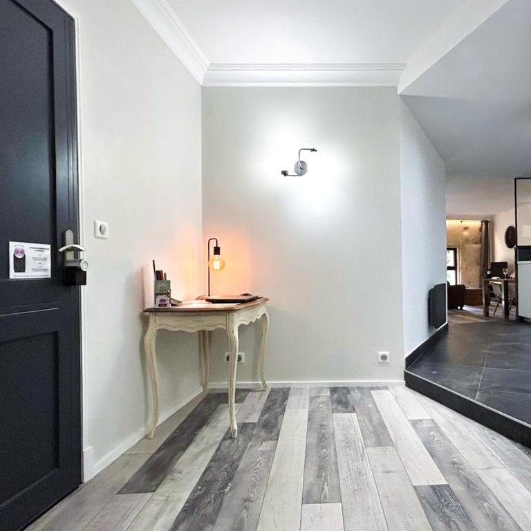 Élégant T3 à deux pas du centre ancien - Deluxe Apartment mit 2 Schlafzimmern - 22