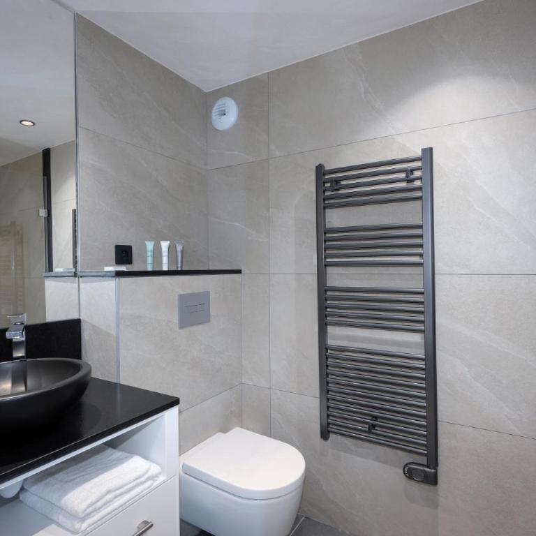 MGM Hôtels & Résidences - Résidence Le Roc Des Tours - Three-Bedroom Prestige Apartment for 8 people with Spa Access - 6