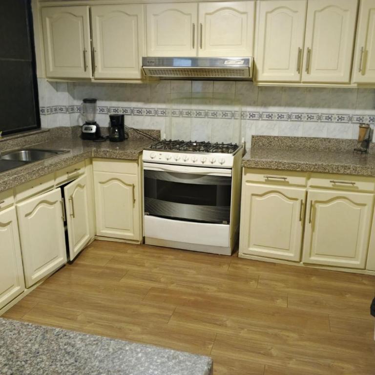 Hermoso departamento con Terraza y dos dormitorios en el centro histórico de Cuenca - Apartamento Superior con 3 dormitorios - 4