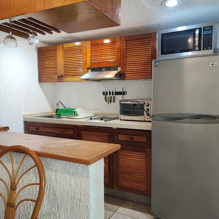 Beach Front Flat!!! - One-Bedroom Apartment - 9