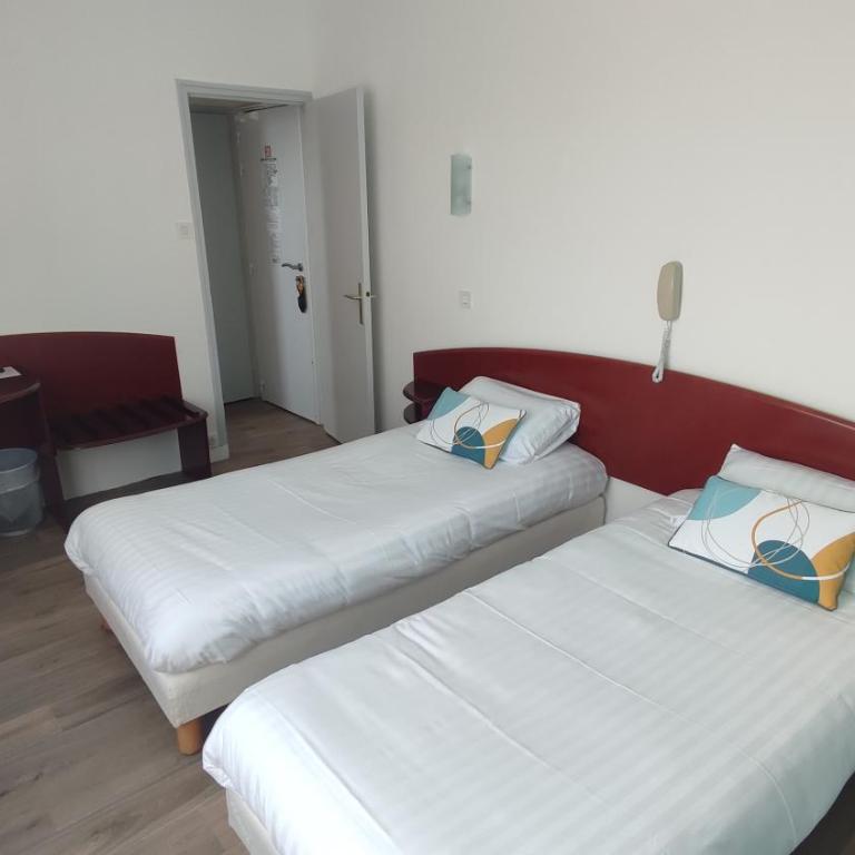 Hotel La Corniche - Chambre Double ou Lits Jumeaux - Vue sur Cour - 1
