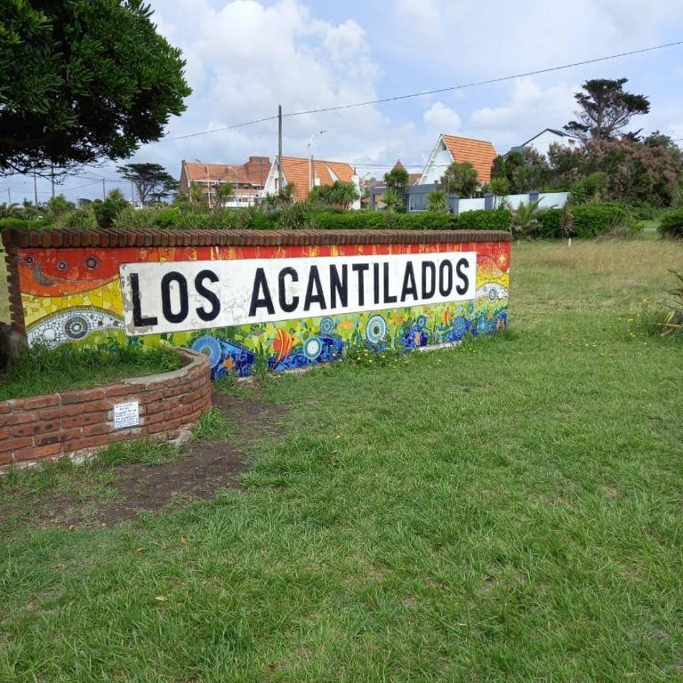 Casa a 100 metros de la playa - Four-Bedroom House - 13