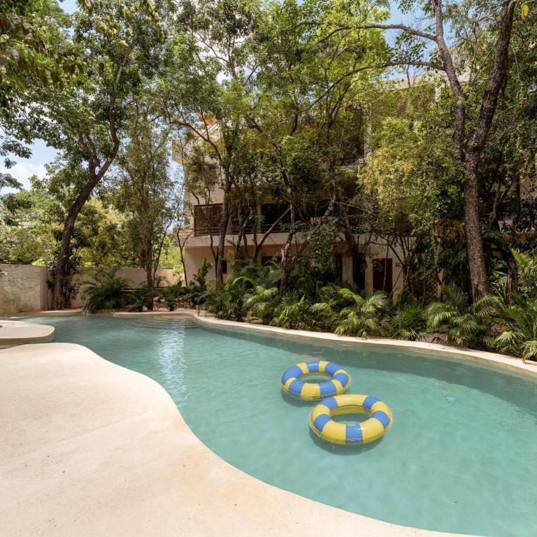 Luxe Ground-Floor 3BR Jungle Retreat with Plunge Pool - Apartamento - 20