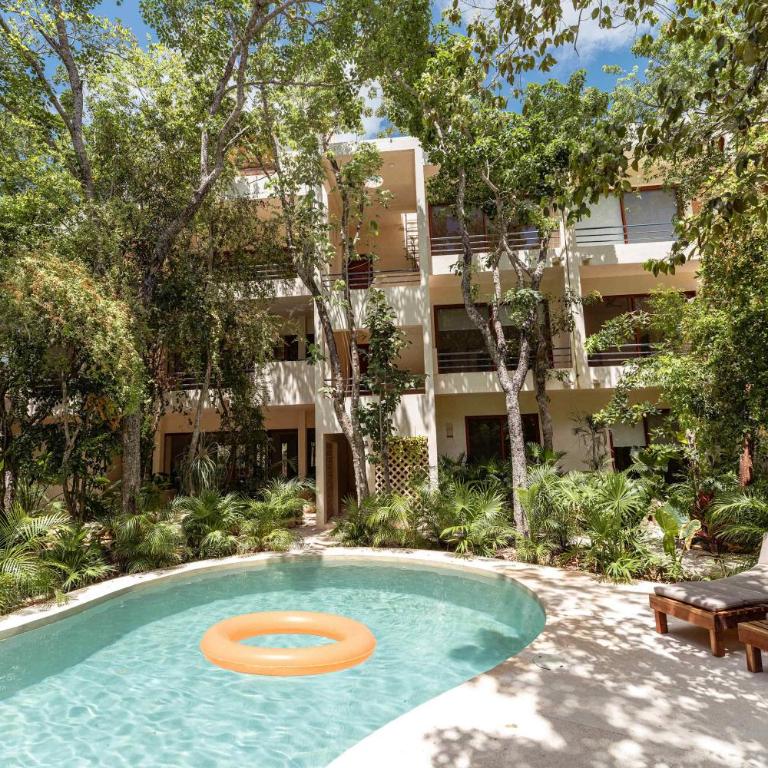 Luxe Ground-Floor 3BR Jungle Retreat with Plunge Pool - Apartamento - 15