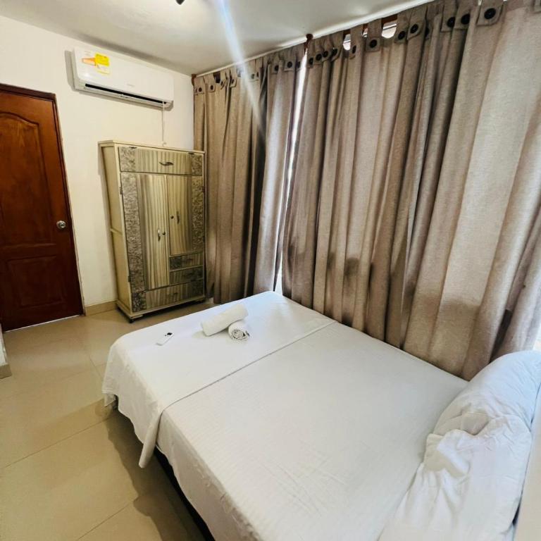 Vista Marinare Laguito - Three-Bedroom Apartment with Balcony - 12