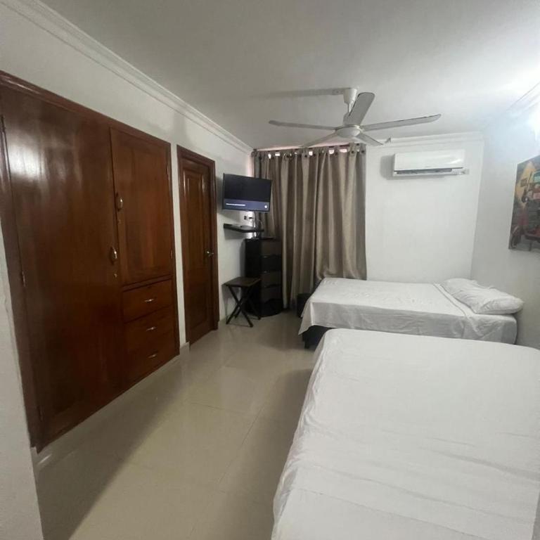 Vista Marinare Laguito - Three-Bedroom Apartment with Balcony - 10