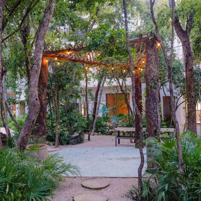 Ahal Holistika 3BR Ground-Floor Jungle Oasis with Plunge Pool - Apartamento - 87