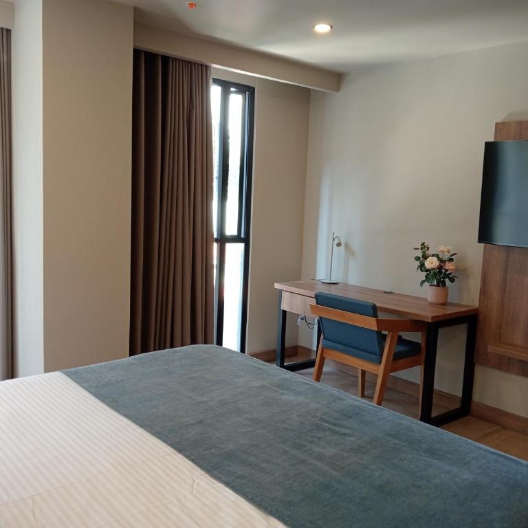 Hotel Rulay Medellin - Deluxe King Room - 5