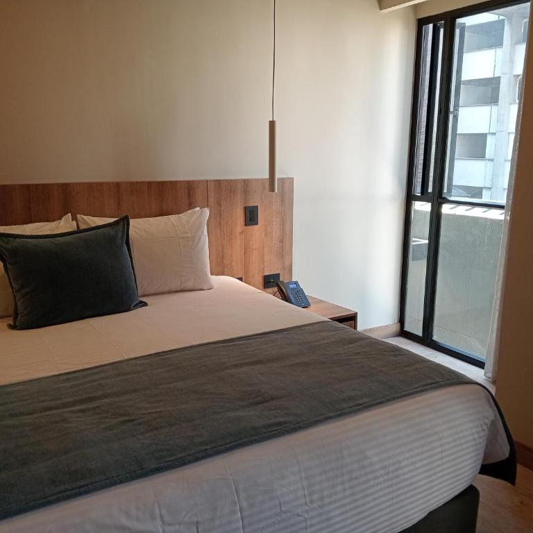 Hotel Rulay Medellin - Deluxe King Room - 7
