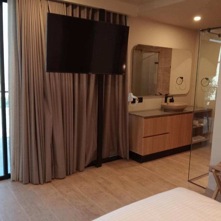 Hotel Rulay Medellin - King Room with Balcony - 7