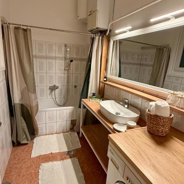 Maison 117 - Spacious City-Center Apartment - Three-Bedroom Apartment - 3