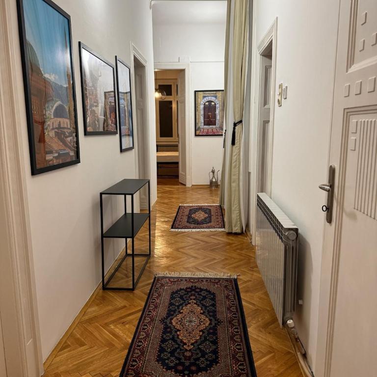 Maison 117 - Spacious City-Center Apartment - Three-Bedroom Apartment - 11