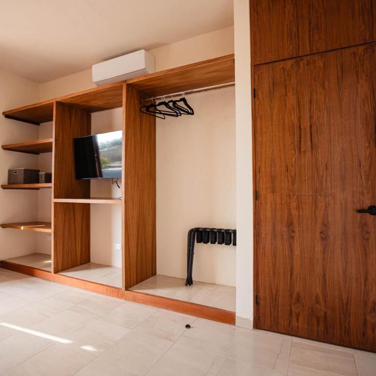 Casa Chirris - Three-Bedroom House - 12