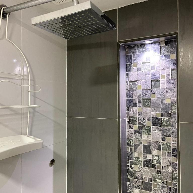 Edificio La Frontera - Vista El Poblado Free Parking & Wifi Recep 24 h - Suite con vistas a la ciudad - 3