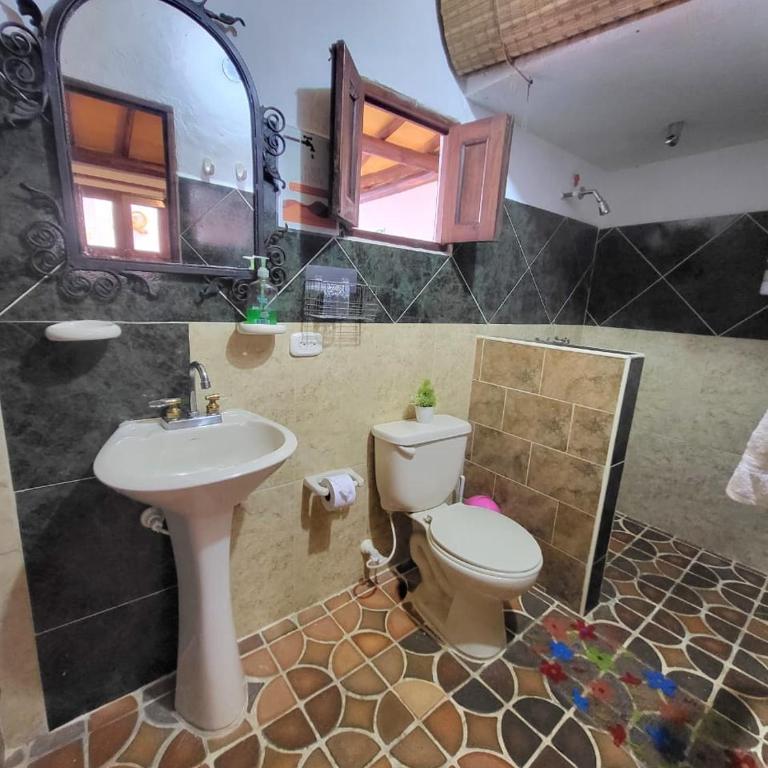 AQUI ESTOY BIEN - Habitación Cuádruple Clásica - 1