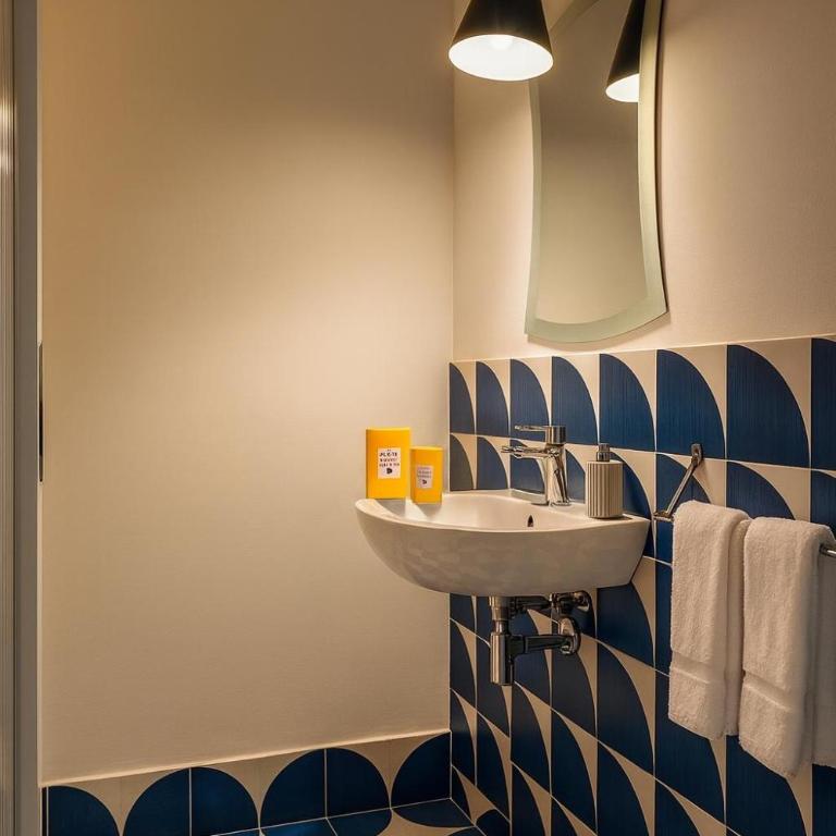 CAPRI DESIGN ROOM - Camera Tripla Classic - 4