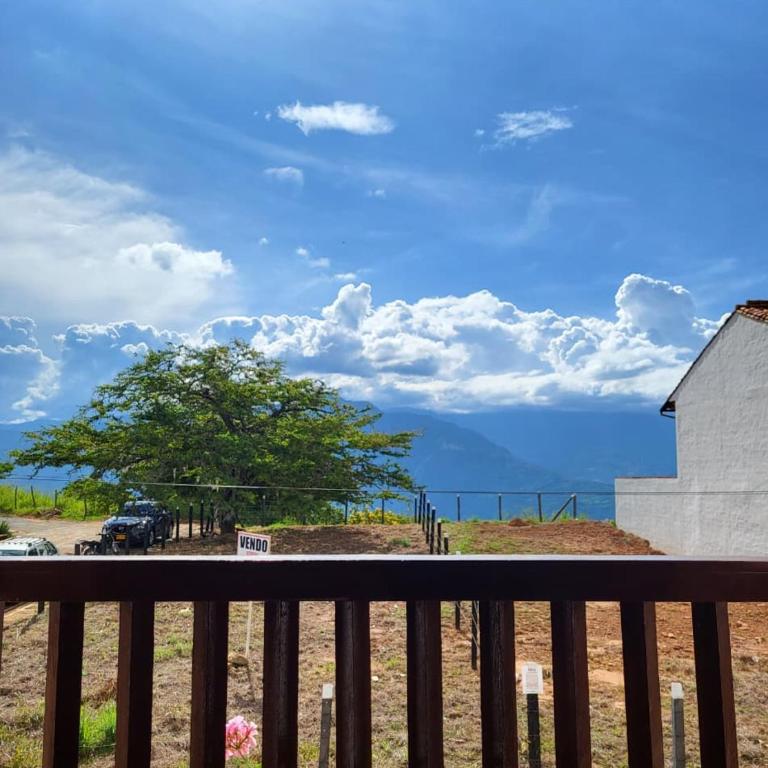 AQUI ESTOY BIEN - Habitación Cuádruple con vistas a la montaña - 4