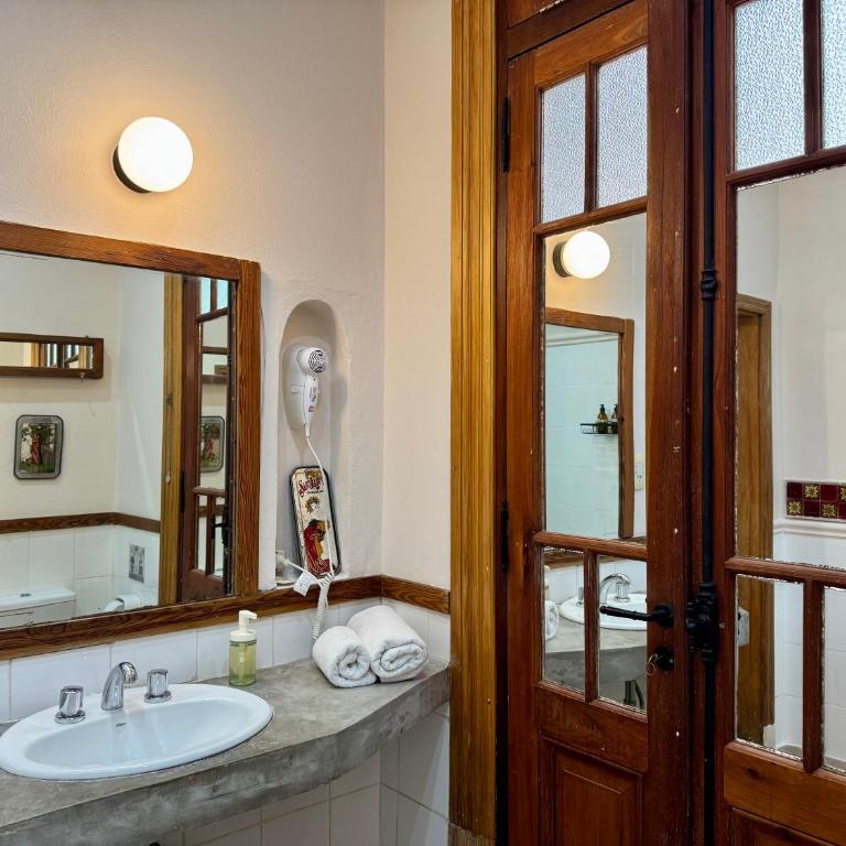 Lina's Tango Guesthouse - Habitación Doble Clásica con bañera - 16