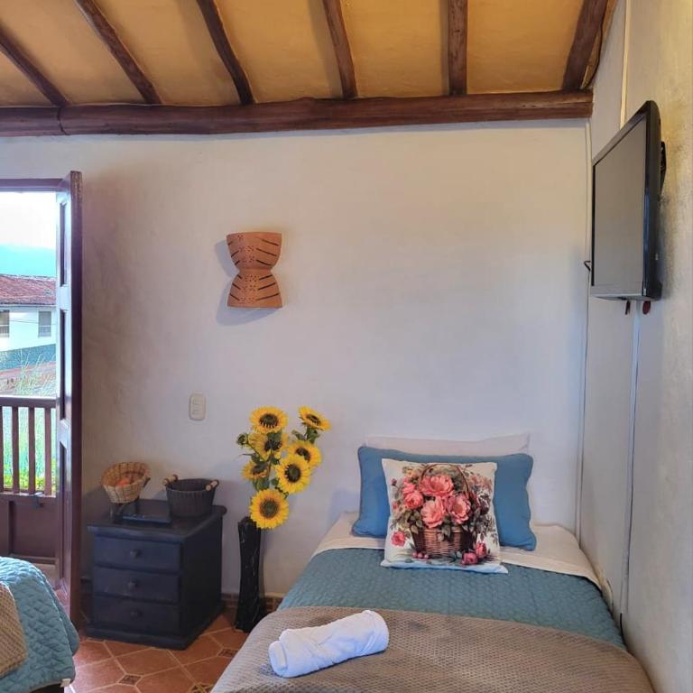 AQUI ESTOY BIEN - Habitación Cuádruple con vistas a la montaña - 6