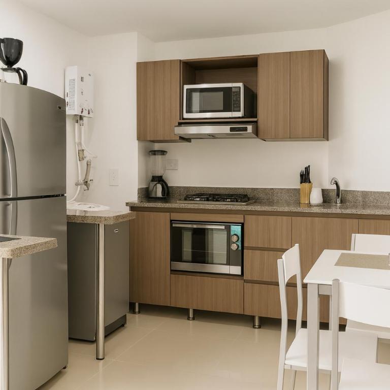 Edificio La Frontera - Vista El Poblado Free Parking & Wifi Recep 24 h - Suite con balcón - 3