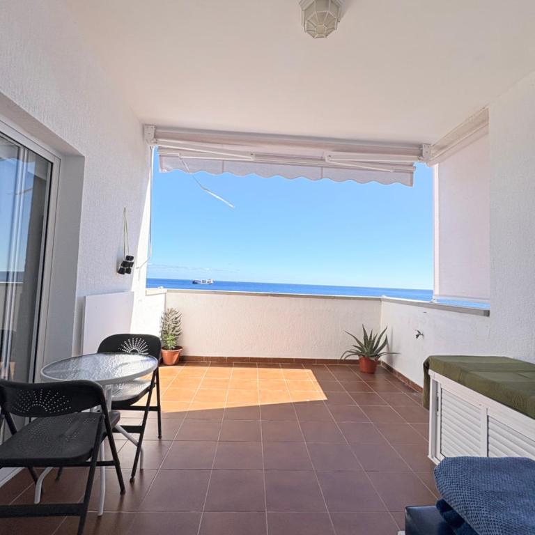 Apartamento Paraíso Playa Chica Santa Cruz de Tenerife - Apartamento de un dormitorio independiente y dos camas individuales en la sala de estar - 13