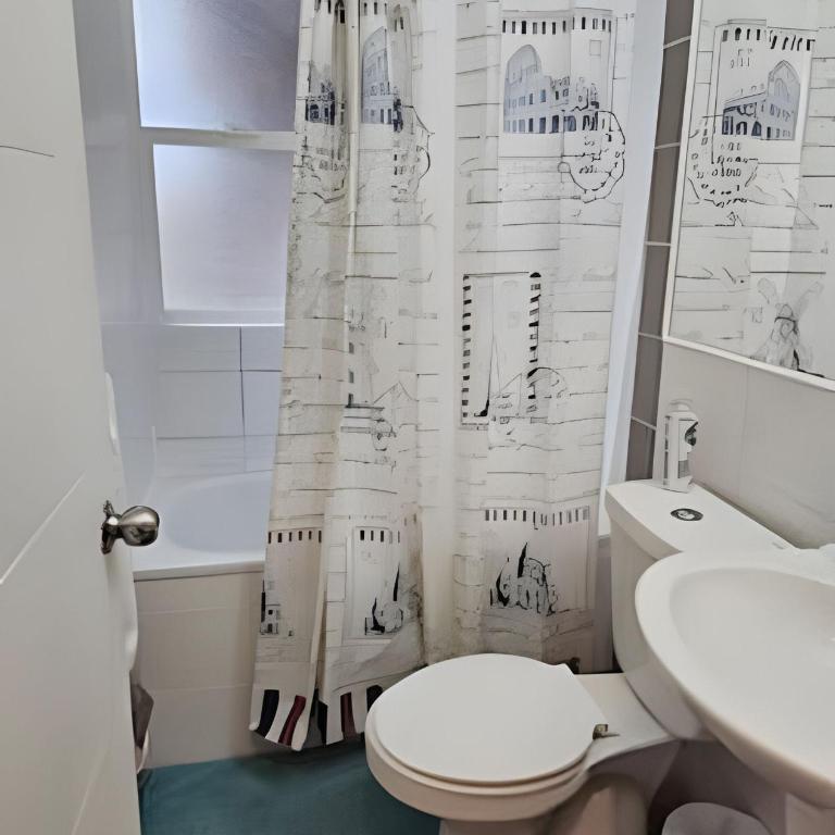 Casa moderna y cómoda cerca del Outlet Paseo Alerce - Three-Bedroom House - 11
