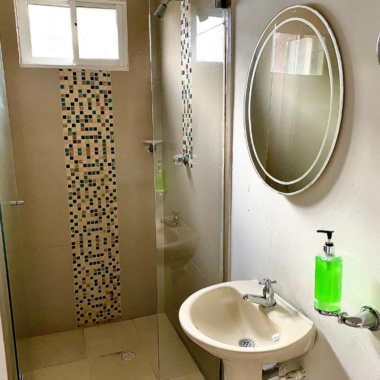 Hotel Casa Lopez - Cartagena - Apartment with Balcony - 4