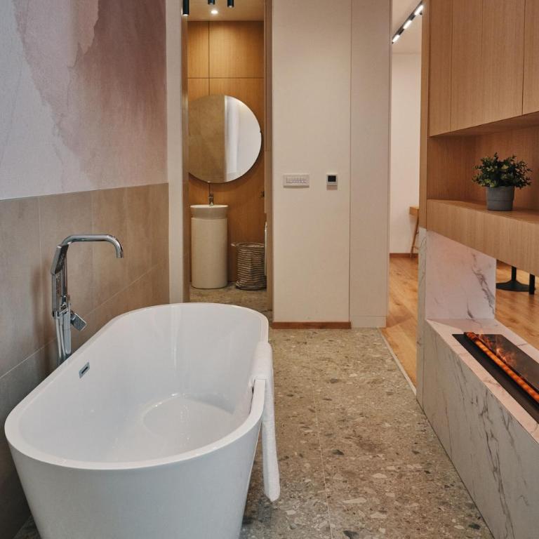 Nude Elegance Suite - Deluks Studio sa Queen Krevetom - 16