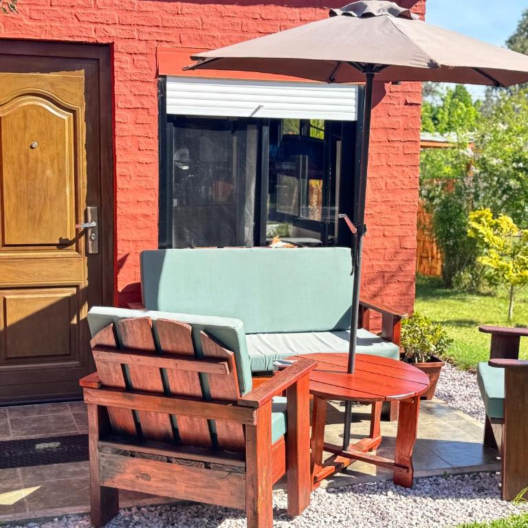 Hermosa casa con piscina climatizada cubierta en Bella Vista, Piriápolis - Casa - 2