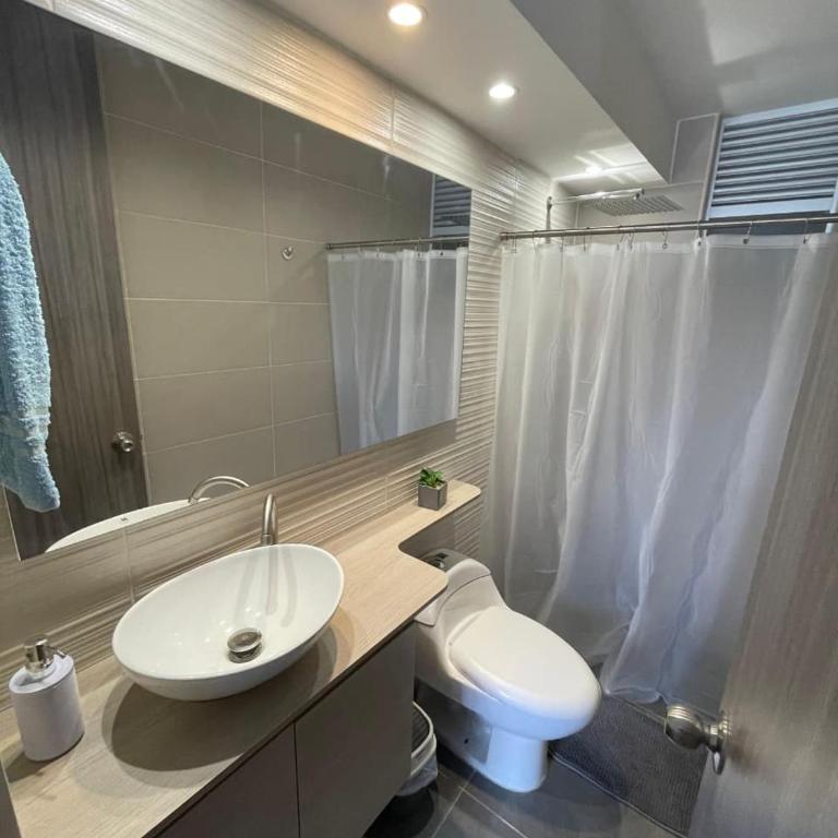 Moderno Apto con Aire Acondicionado Vista a Ruitoque cerca a FOSCAL - Apartamento Familiar de 2 dormitorios con vistas - 10