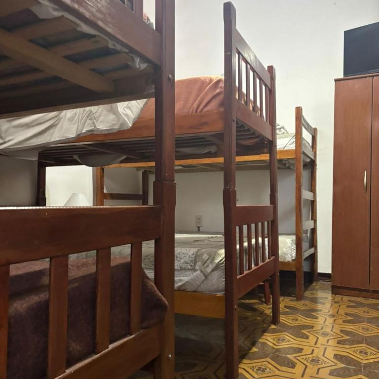 Hostal Yatasto - Cama en habitación compartida de 8 camas - 11