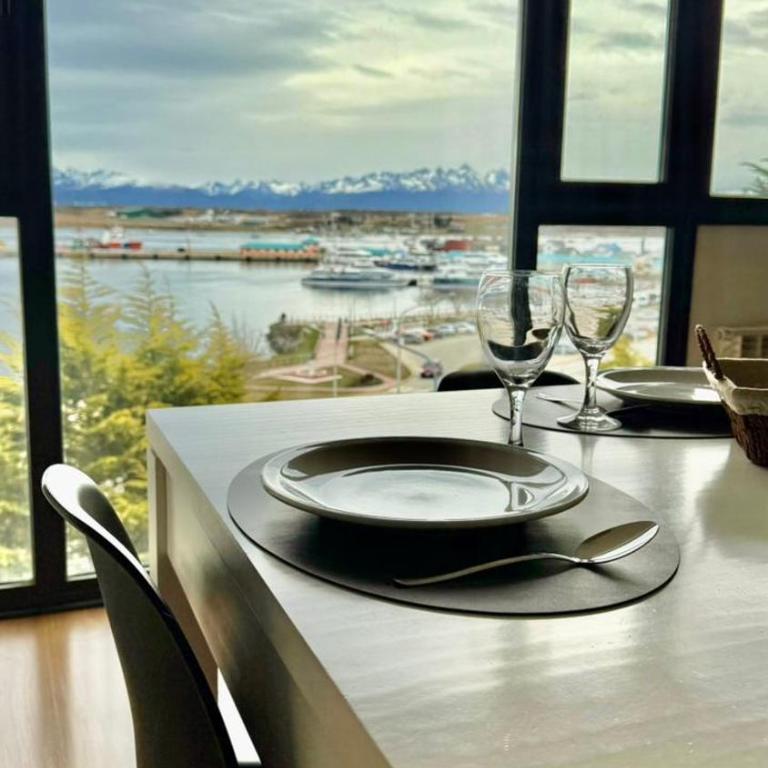 Costa Sur Apartments, Pleno Centro de Ushuaia - Two-Bedroom Apartment - 2