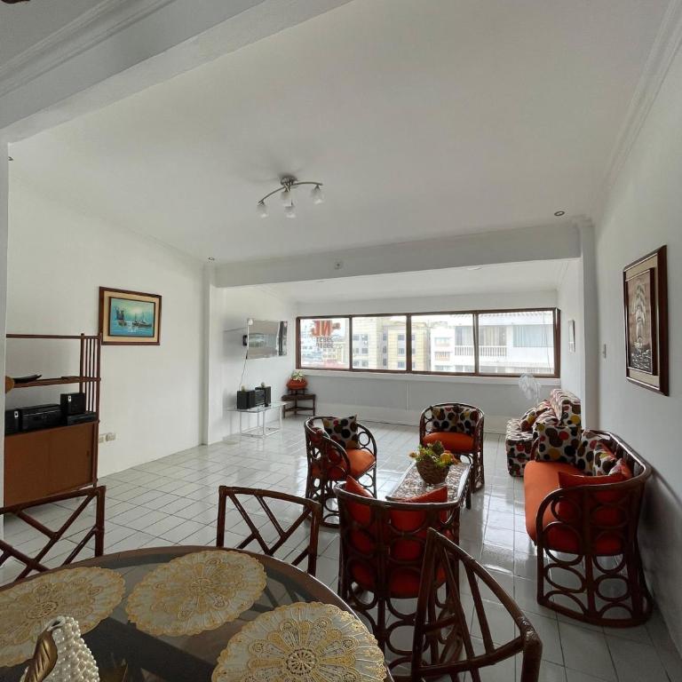 Departamento amoblado - Three-Bedroom Apartment - 1