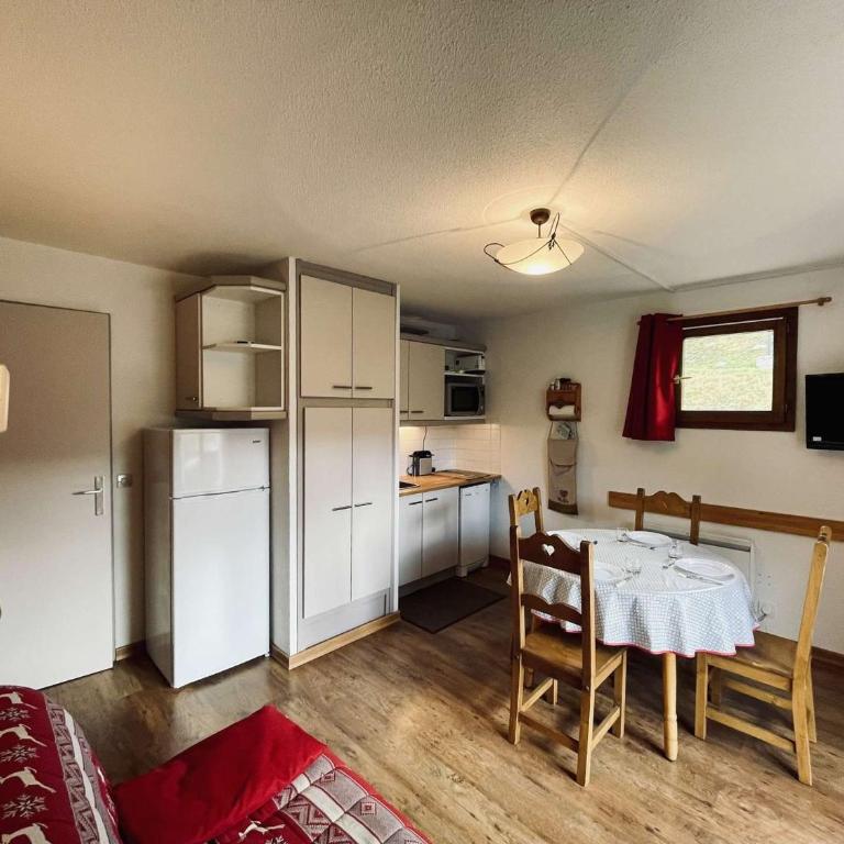 Appartement authentique 2 Étoiles aux Menuires avec wifi - FR-1-852-5 - Apartment - 2