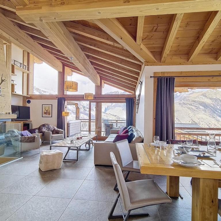 Chalet de Luxe avec Accès Pistes, Jacuzzi et Garage - FR-1-344-1094 - Chalet - 3