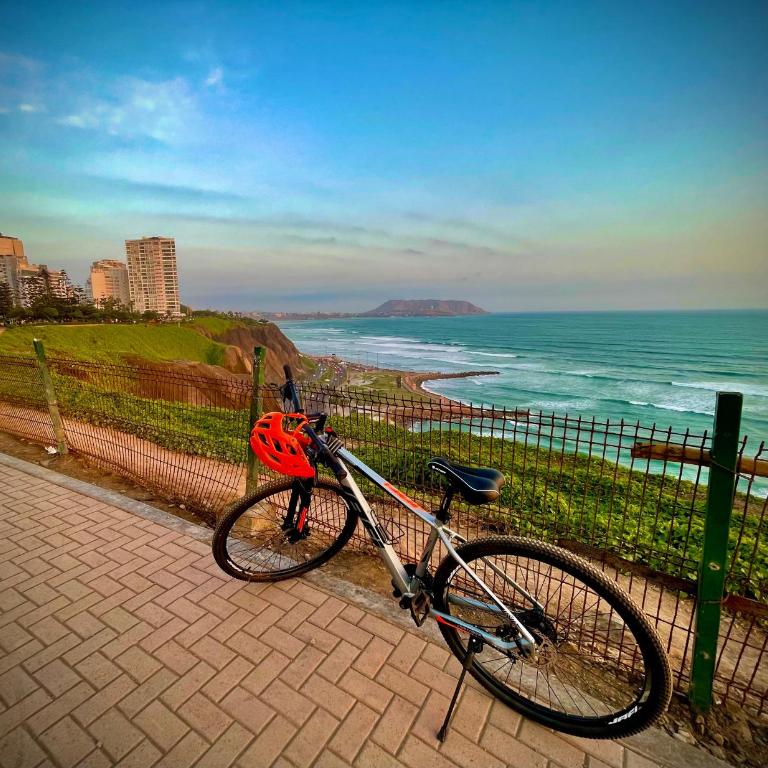 Close to the beach, Big beds, Malecon Miraflores - Two-Room Apartment - 6