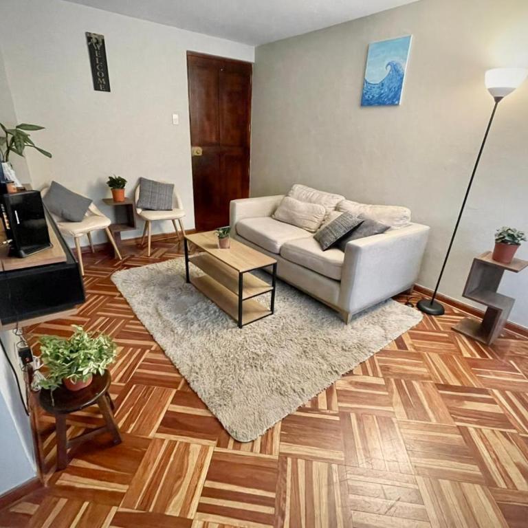 Close to the beach, Big beds, Malecon Miraflores - Two-Room Apartment - 8