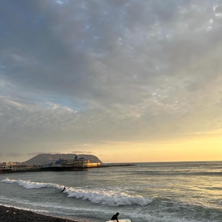 Close to the beach, Big beds, Malecon Miraflores - Two-Room Apartment - 17