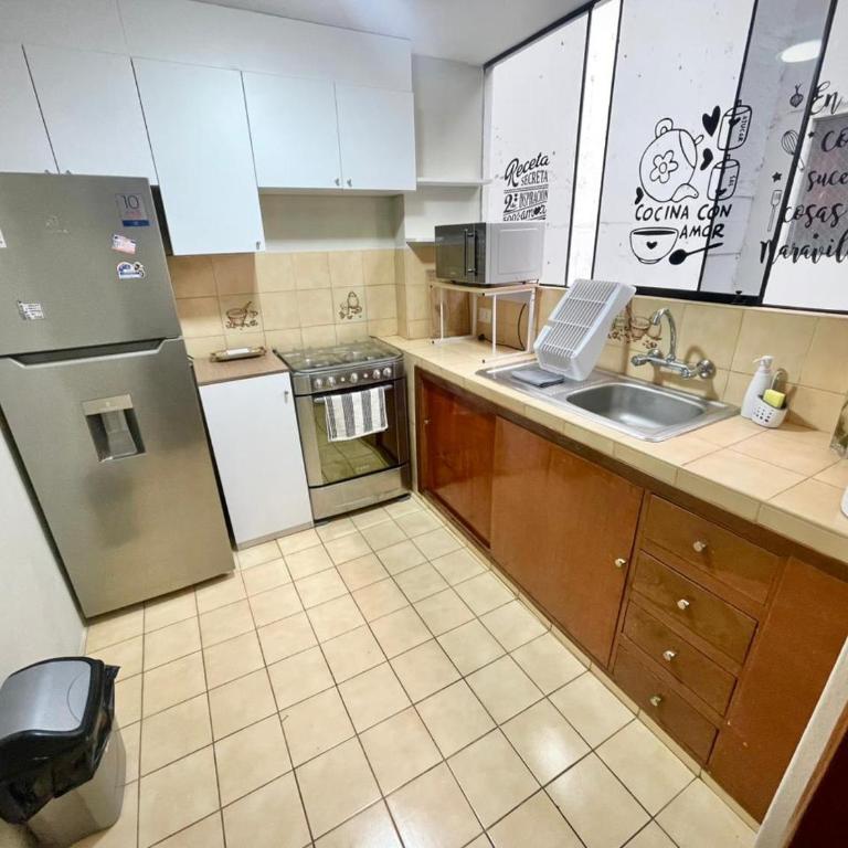 Close to the beach, Big beds, Malecon Miraflores - Two-Room Apartment - 19