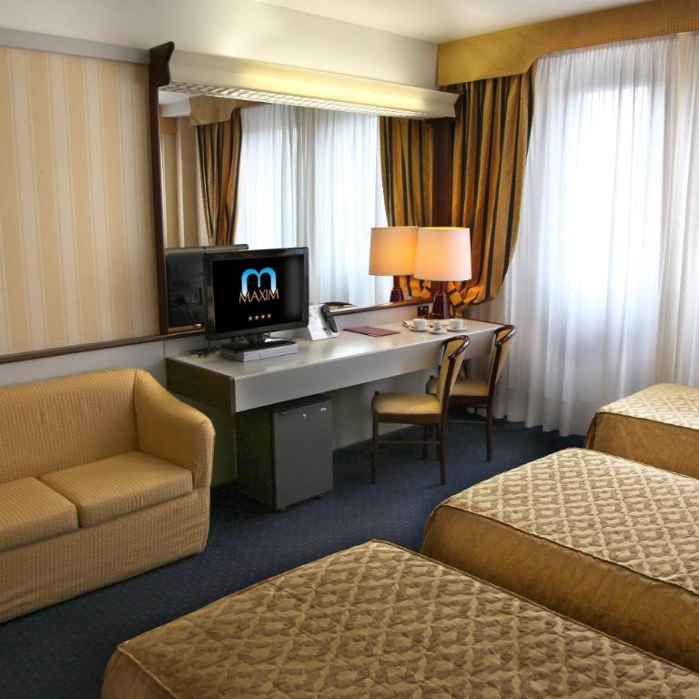 Hotel Maxim - Camera Tripla Classic - 2